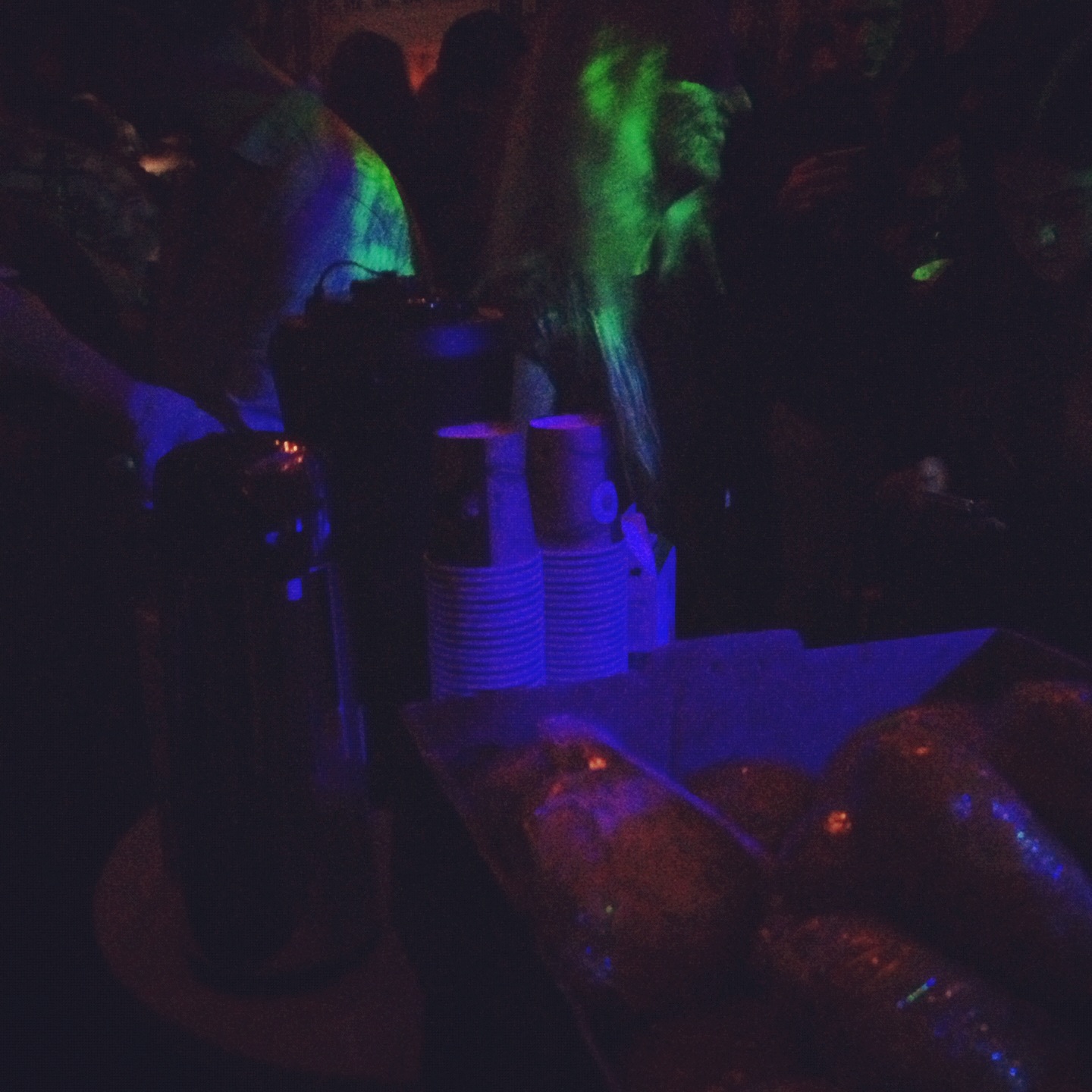  Maja Asperö Lind, Quetzala Blanco,  Spektakel,  Vita Baren, Spy Bar,  Julia Frändfors, Zeke Tastas
